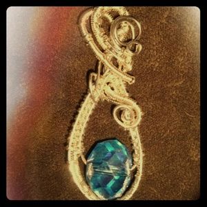 Handmade wire woveb elegant pendant